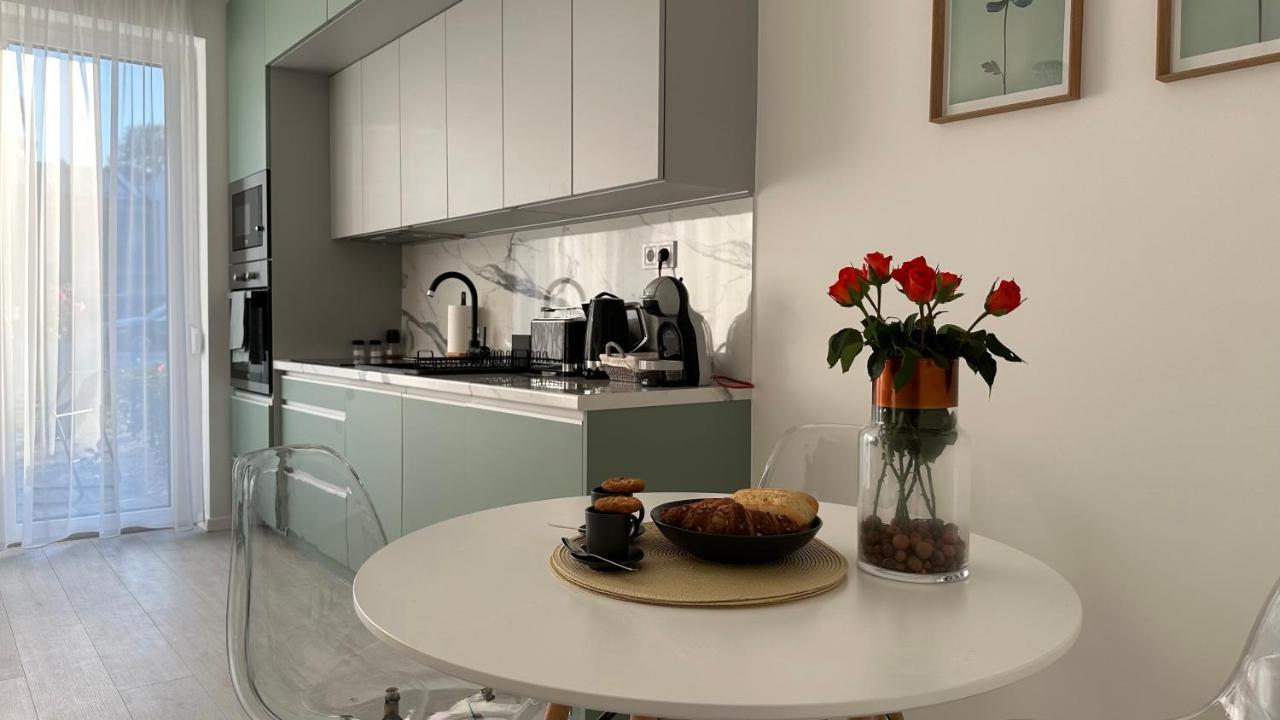 Linden Apartman 001 - Adults Only Mosonmagyaróvár المظهر الخارجي الصورة
