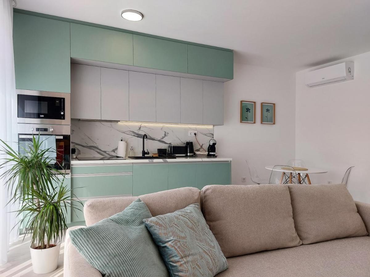 Linden Apartman 001 - Adults Only Mosonmagyaróvár المظهر الخارجي الصورة